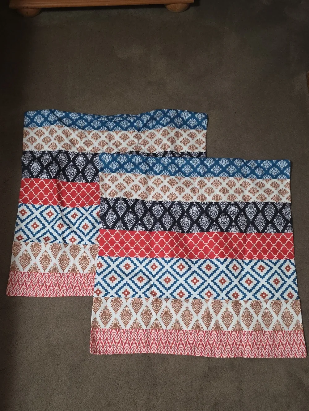 Striped Geometric Print Pillow Covers Skirt - Blue, Red, Black